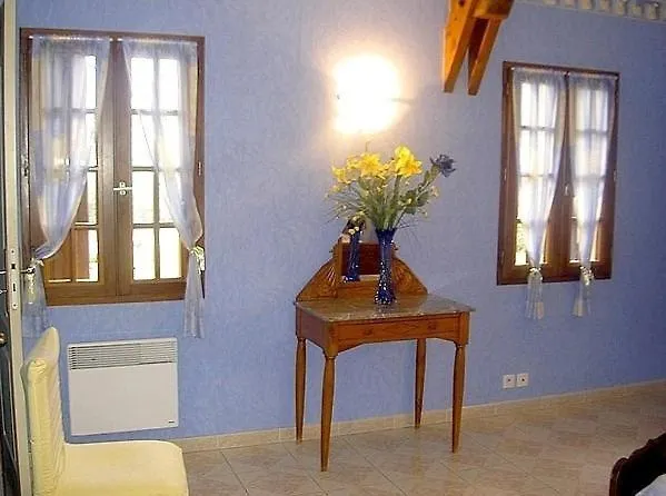 Farm stay La Ferme Des Grisettes Villa Montesquiou
