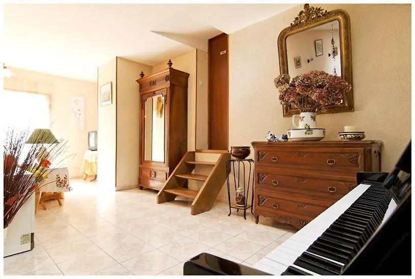Farm stay La Ferme Des Grisettes Villa Montesquiou